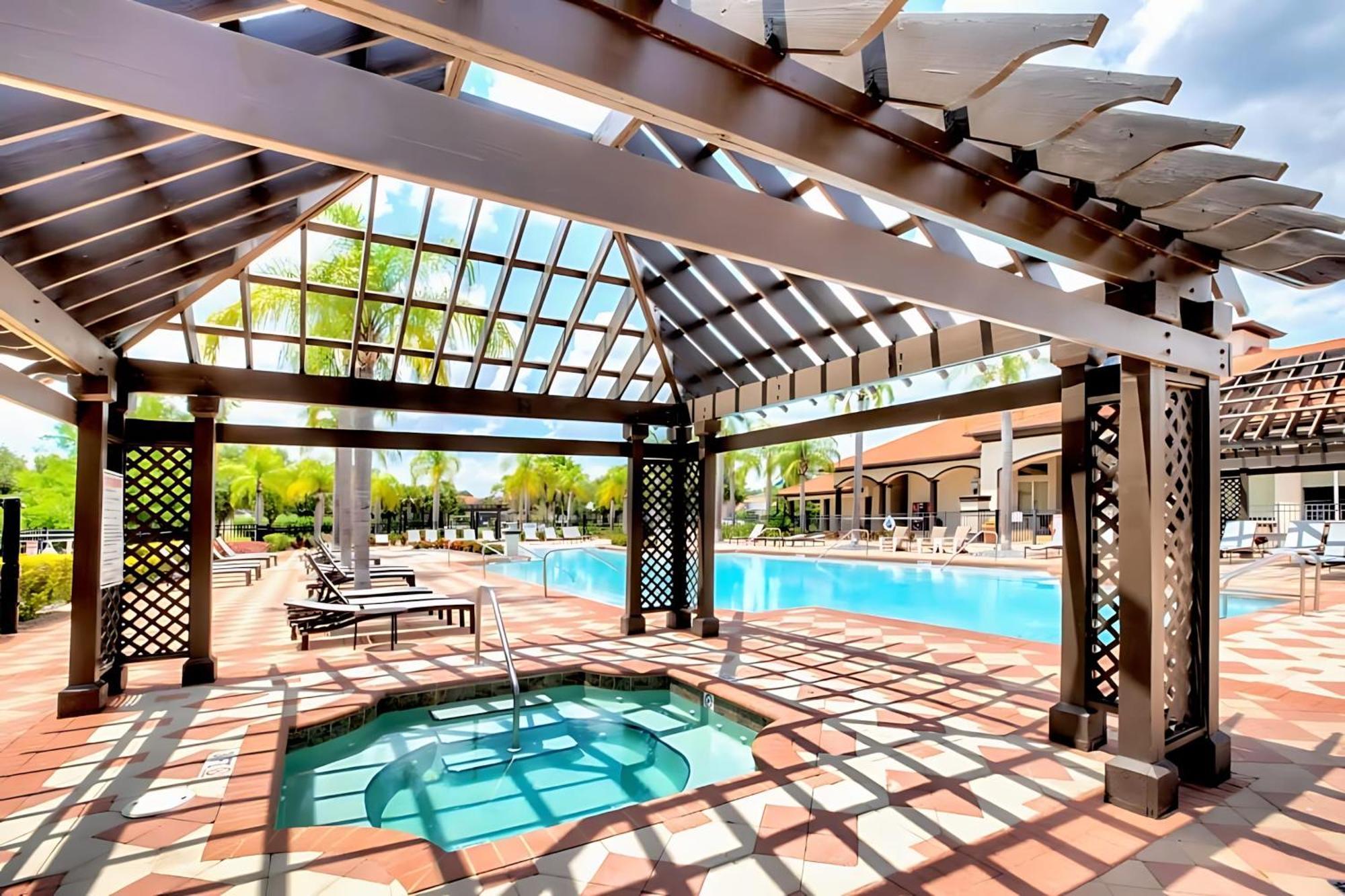 Family - 6br Mansion - Private Pool, Theater, Bbq And Kissimmee