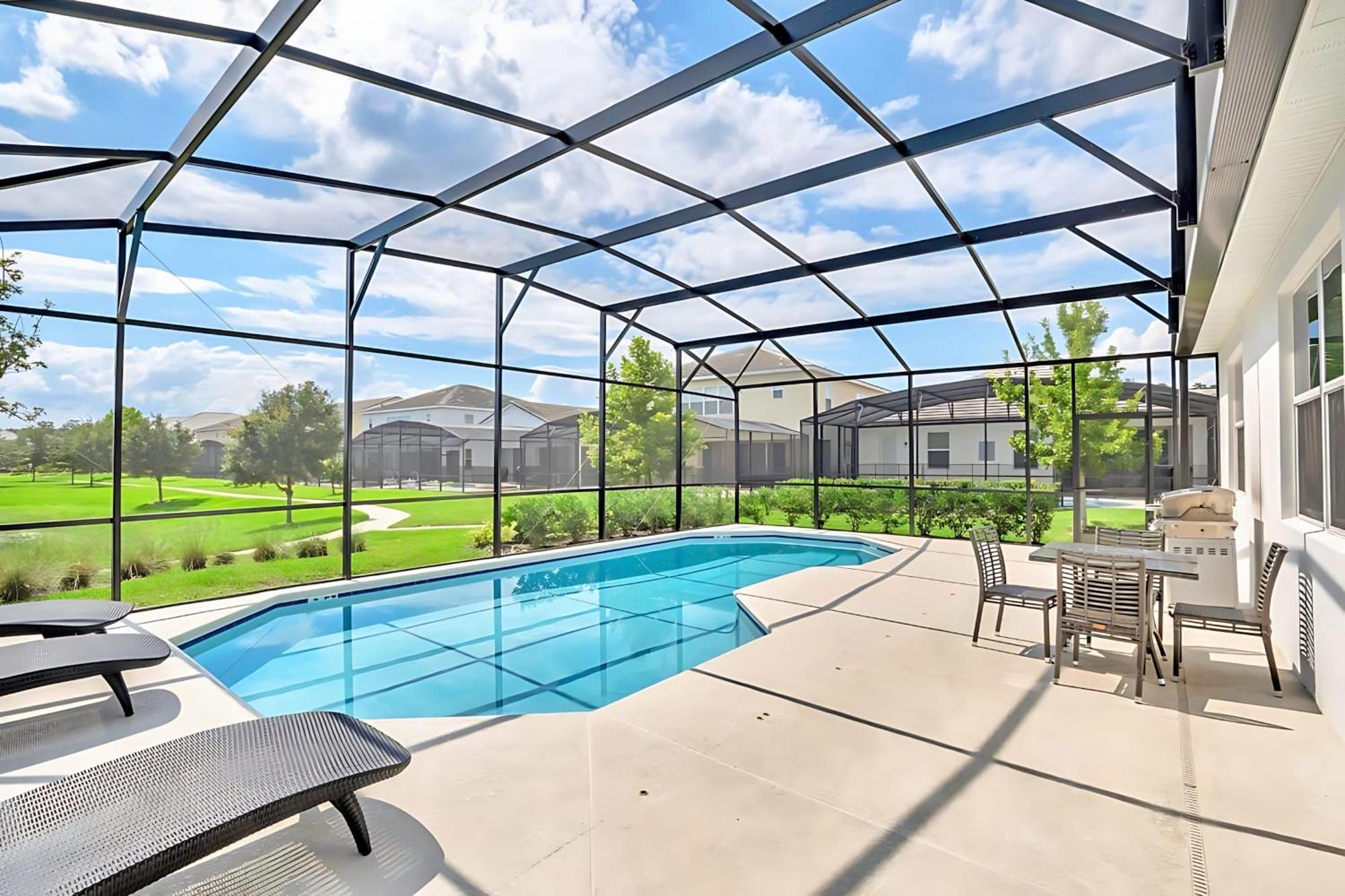 Hébergement de vacances Family - 6br Mansion - Private Pool, Theater, Bbq And *